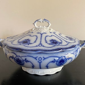 Antique W. H. Grindley & Co. Beaufort round covered serving dish, Flow blue bowl with lid, Made in England