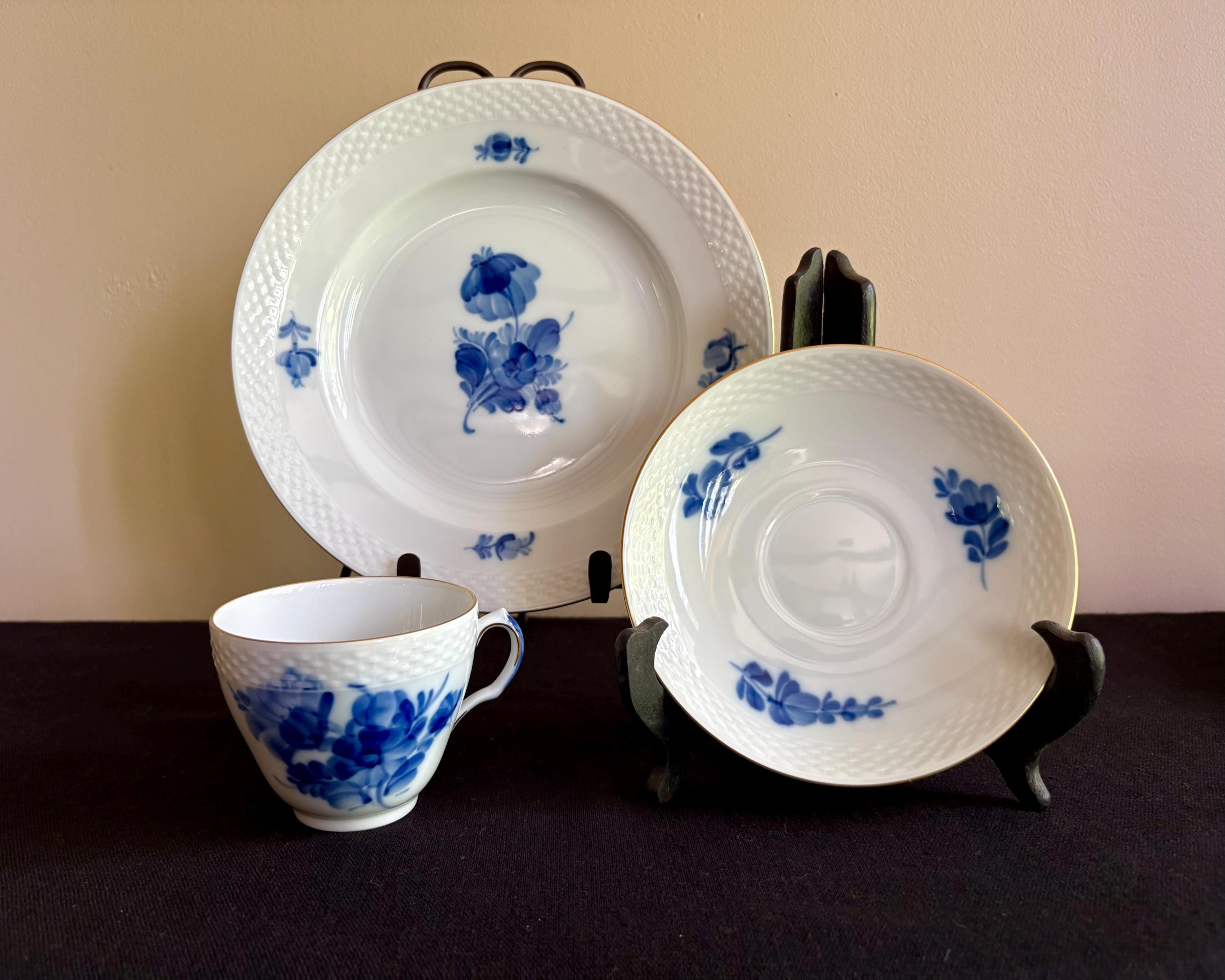 Remarkable set of Royal Copenhagen Royal Clover dishes #947  Royal Copenhagen Denmark 10 Cups And Saucers With 4 Salad Plates main image 1
