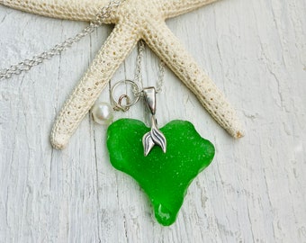 Whale tail necklace, whale tail sea glass necklace, whale sea glass jewelry, seaglass necklace, mermaid necklace, nautical necklace