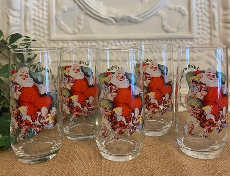 Set of 5 Collectible Vintage Coco Cola Glasses Featuring The Famous Haddon Sundblom Santa Claus 1960