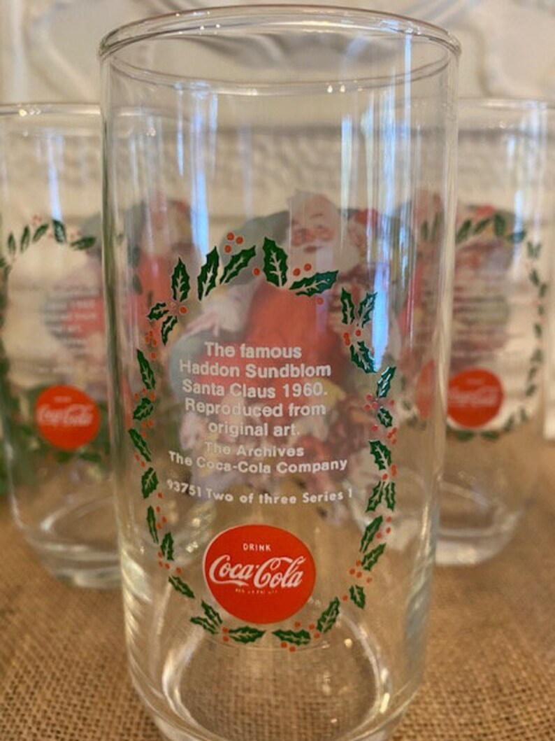Set of 5 Collectible Vintage Coco Cola Glasses Featuring The Famous Haddon Sundblom Santa Claus 1960