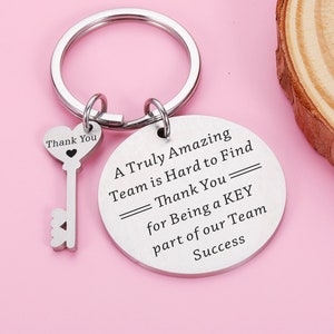 Werknemer waarderingscadeau, sleutelhanger voor collega, werkteamspeler instructeur coach, een echt geweldig team is moeilijk te vinden, bedankje