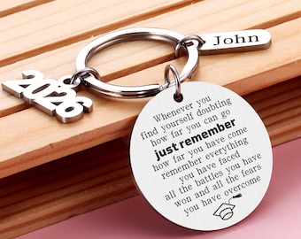 Graduierung Abschluss Schlüsselbund Geschenk für sie ihn, benutzerdefinierte Name Klasse von 2026 Schlüsselanhänger Massen für Universität Mittelschule Grad Schüler