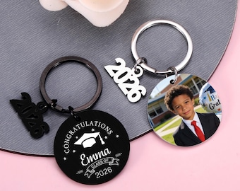 Benutzerdefinierte Foto Name 2026 Abschluss Geschenke für Ihn Sie, personalisierte Schlüsselbund College Graduierung Abschlussgeschenk, Klasse von 2026 High School Senioren