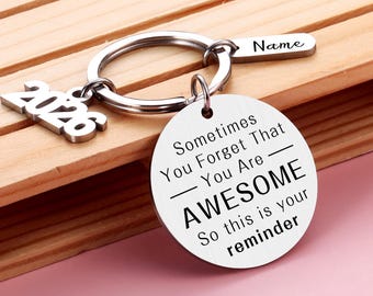 Benutzerdefinierte 2026 Graduierung Geschenke, personalisierte Schlüsselbund für Frauen Männer, Klasse von 2026, Schlüsselbund für College High School Senior Studenten