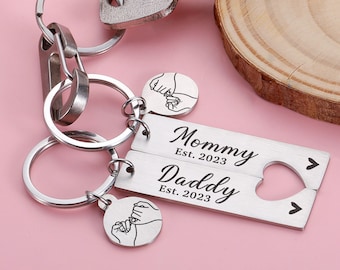 Personalized Mama Est. 2023, Customized Keychain for expecting mothers, cute new mother gift idea, Pregnancy Announcement Gifts New Dad Mom