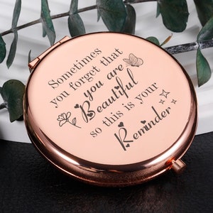 A veces olvidas que eres hermosa así que este es tu recordatorio, Espejo compacto personalizado, Regalo personalizado, Espejo compacto para mujer
