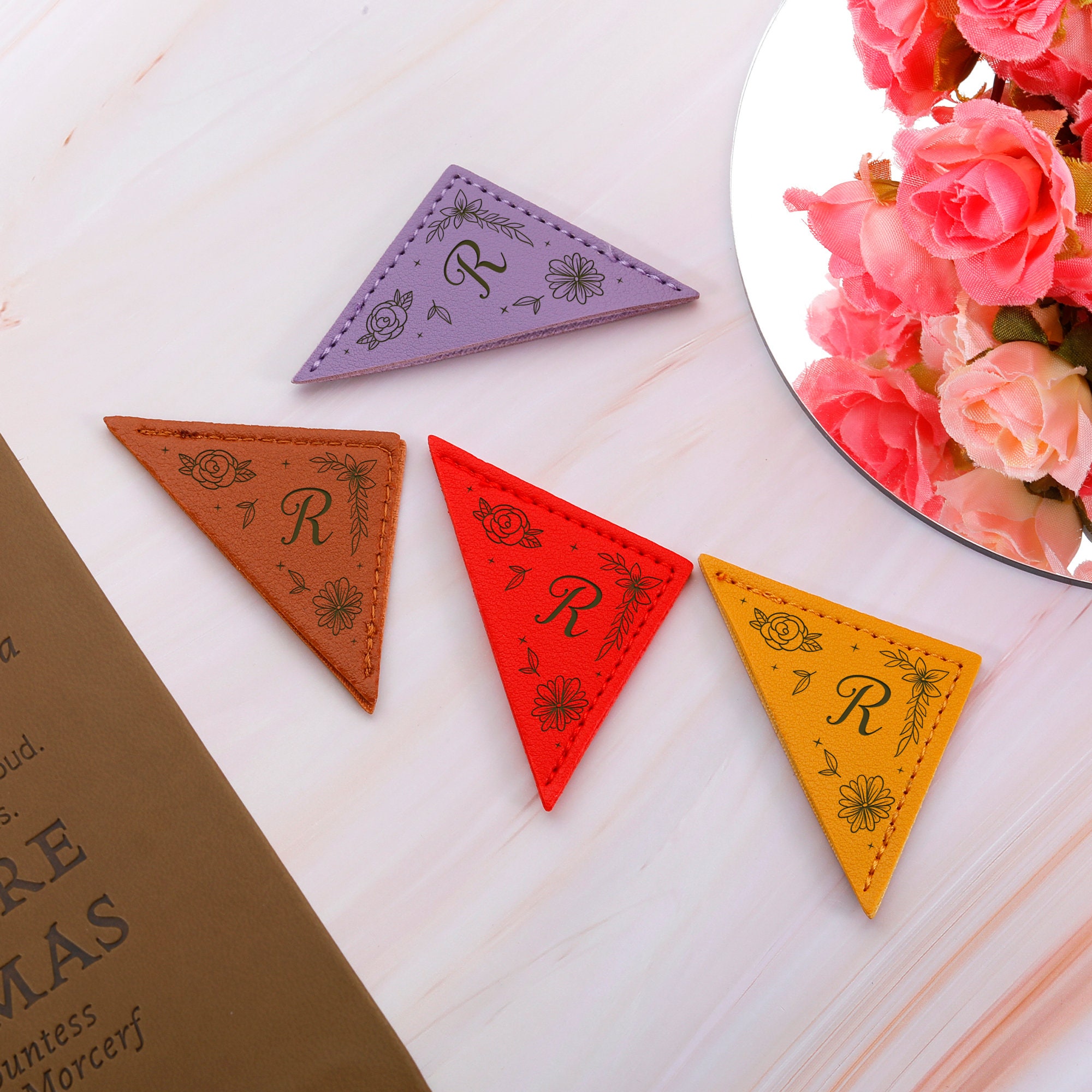 Personalized Corner Bookmark - Leather Corner Bookmark - Book lovers Bookmark Gifts - Unique Gift for Book Lovers - Name Bookmark Gifts
