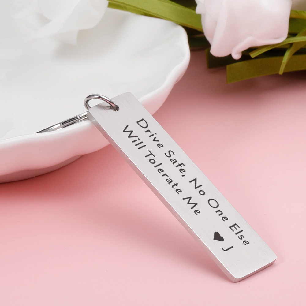 Set 3 Portachiavi In Acciaio Inox Con Incisione 'Be Safe I Need You Here With Me' - Regalo Per Lui E Lei