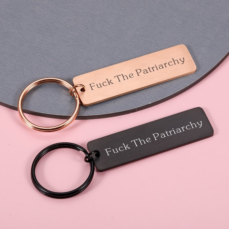 Fuck the Patriarchy-sleutelhanger, feministische sleutelhanger inspirerend cadeau, All Too Well-sleutelhanger, fuck the patriarchy-sleutelhanger, kerstcadeaus meisjes Zwart