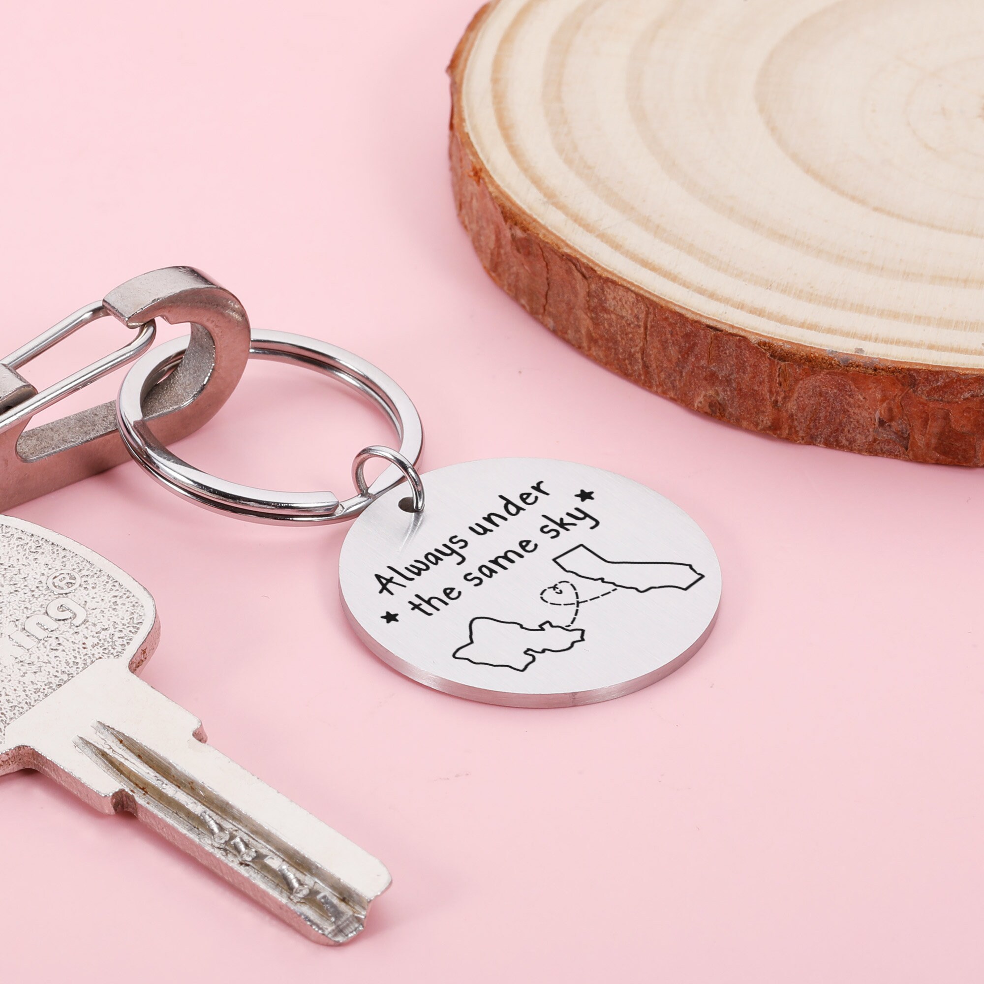 彼氏へのクリスマスプレゼント 遠距離恋愛のプレゼント、いつも同じ空