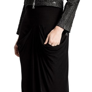 Dark fashion black asymmetrical draped skirt with pocket, techwear, dark wear, apocalyptical fashion, gothic, minimal, avant-garde imagem 3