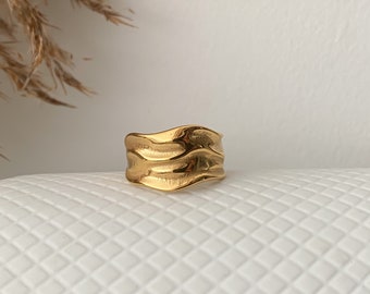 Textured Chunky Wave Ring 18k gold PVD Plated Stainless Steel Ring. Chunky Ring