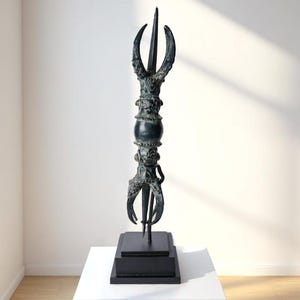 Bronze Vajra Dorje Thunderbolt Statue, Hindu Decor (13 Inch) image 2