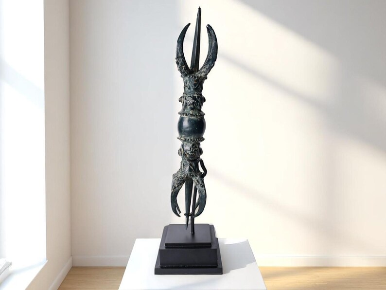 Bronze Vajra Dorje Thunderbolt Statue, Hindu Decor (13 Inch) image 2