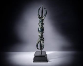 Bronze Vajra Dorje Thunderbolt Statue, Hindu Decor (13 Inch)
