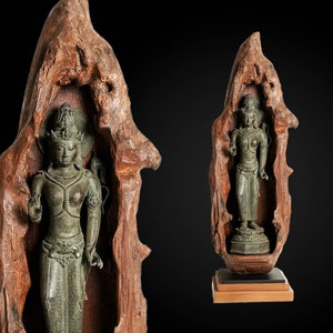Bronze Tara Statue 28 Inch / 71 cm, Antique Java Style, Majapahit Indonesian Standing Tara Statue, Devi Tara Vigurine, Birthday Gift