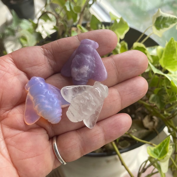 Crystal Bee Carving: Spiritual Altar Decor, Spiritual Gift