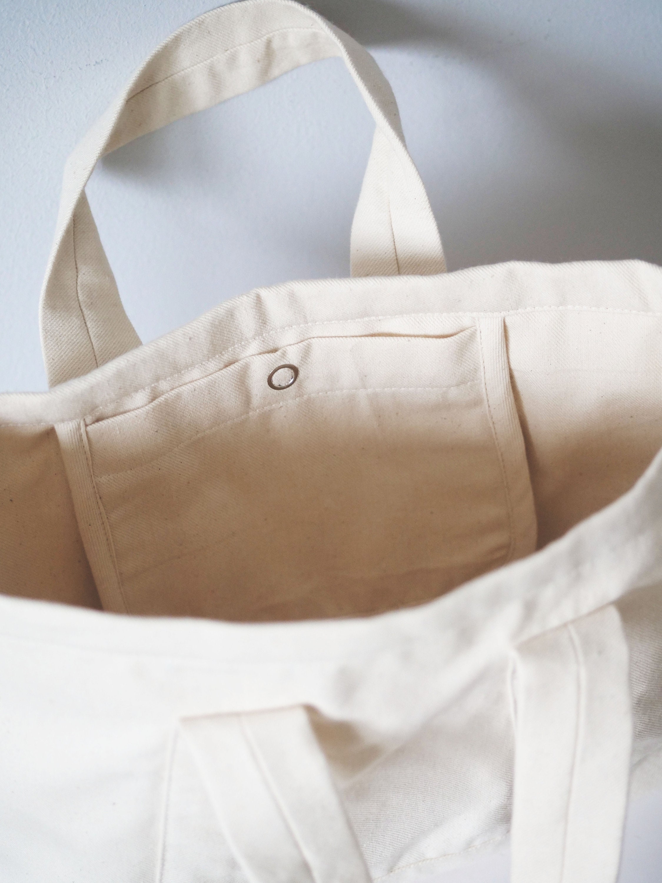 ★TOUT Y EST★ Printed Pattern Pocket Tote Bag CLDMB1202 Fun Sewing Pattern: Carry All Bag Tutorial - YouTube