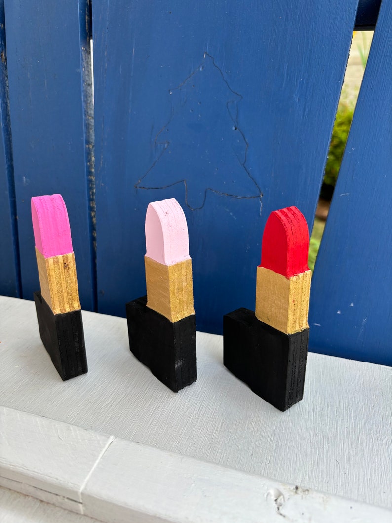 Wood Colored LIPSTICKS Fun, Wood cutouts, decorative Colorful XOXO Bild 2