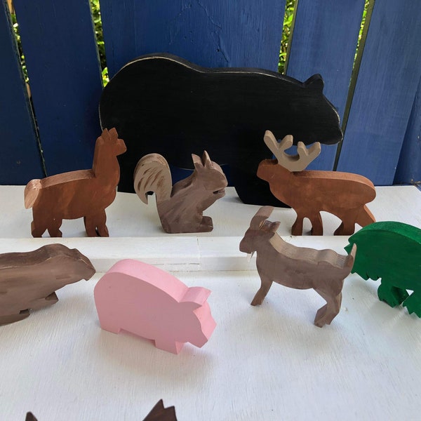 Wooden Farm WILDLIFE ANIMALS, Tiered Tray Moose, Llama, Pig, Squirrels, Pig, Dog, Frog, Beaver,  Goat