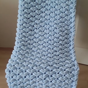 Knit Blue baby blanket, Soft handmade blanket, Gift for newborn, chunky blue blanket,crib blanket