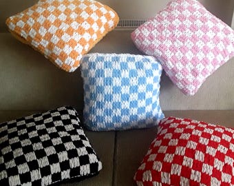 Chunky Knit Checkered Pillow, Cozy Chenille Cushion, Soft Decorative Throw Pillow, Geometric Checkerboard Pattern, Handmade Gift for Home