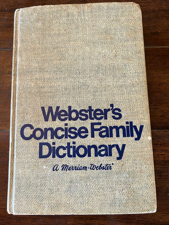 1975 Webster's Concise Family Dictionary Hardcover White With Blue