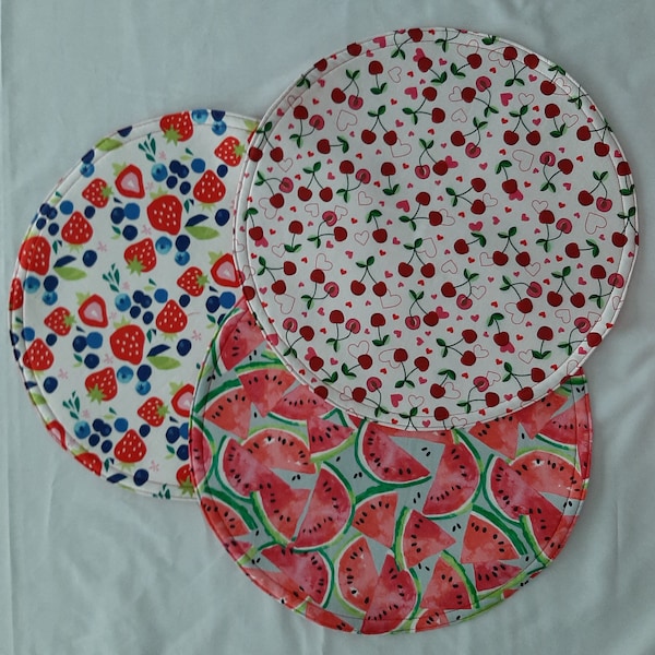 Reversible round placemats - summer fruit