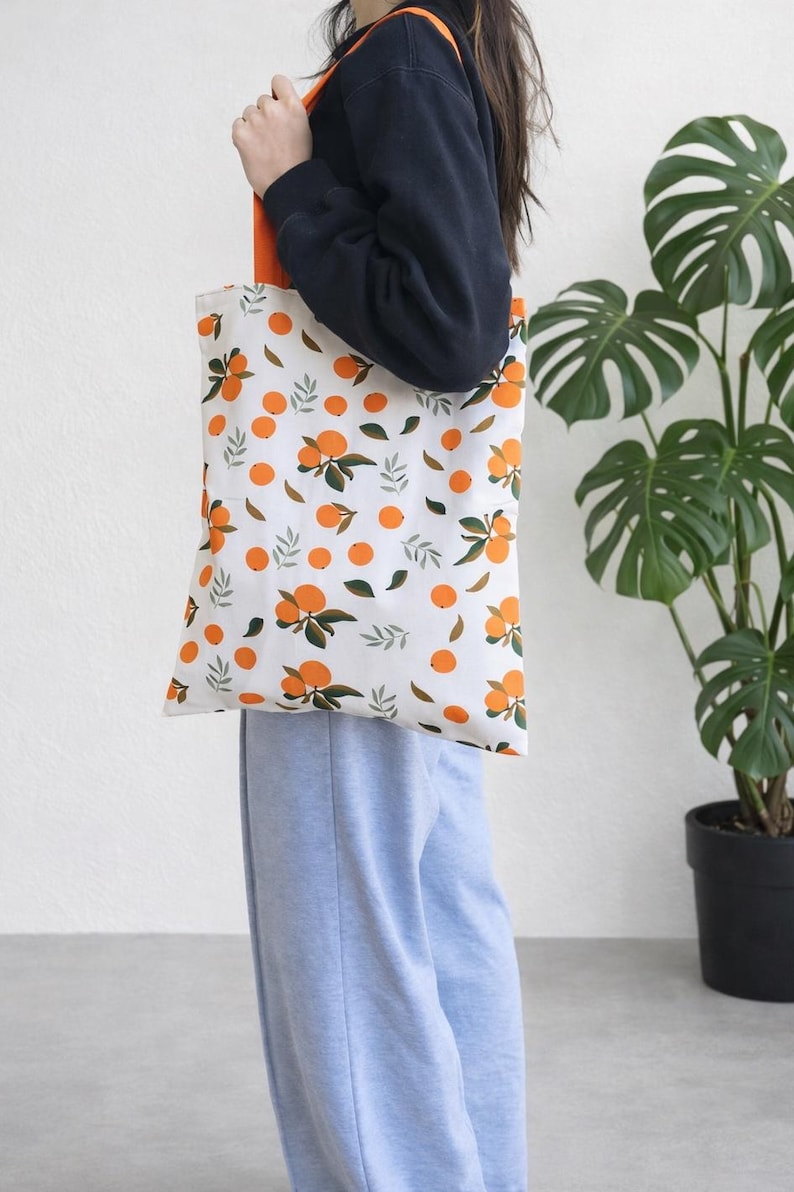 Avocado Printed Two-Sided Tote Bag, Cute Avocado Bag, Avocado Green Canvas Tote Bag, Reusable Shopping Bag, Office School Tote bild 3