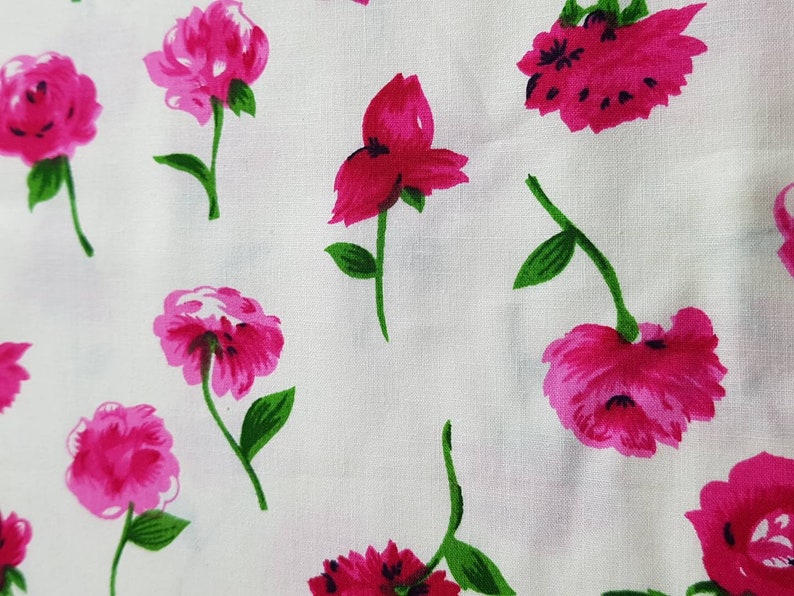 100/% Cotton Poplin Fabric Pink Floral Dress Craft Fabric 44 By the metre