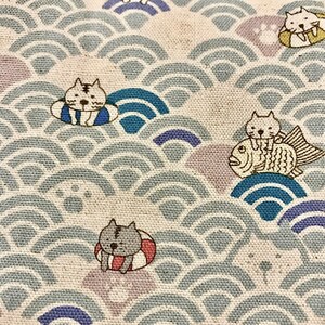 Toile en coton crème avec des chats vagues fabriquée au Japon image 2