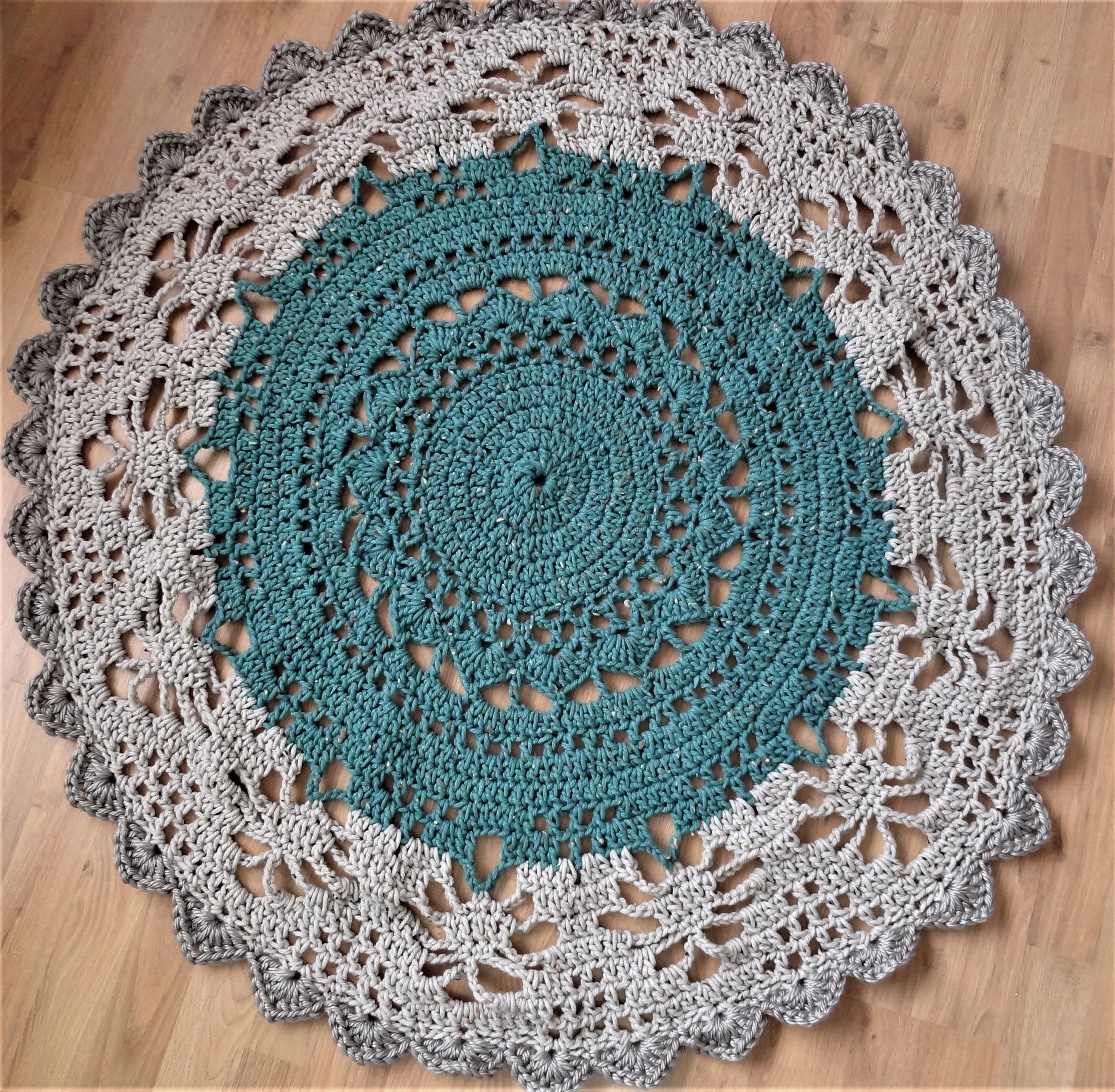 Tapis ou Nappe Grand Au Crochet