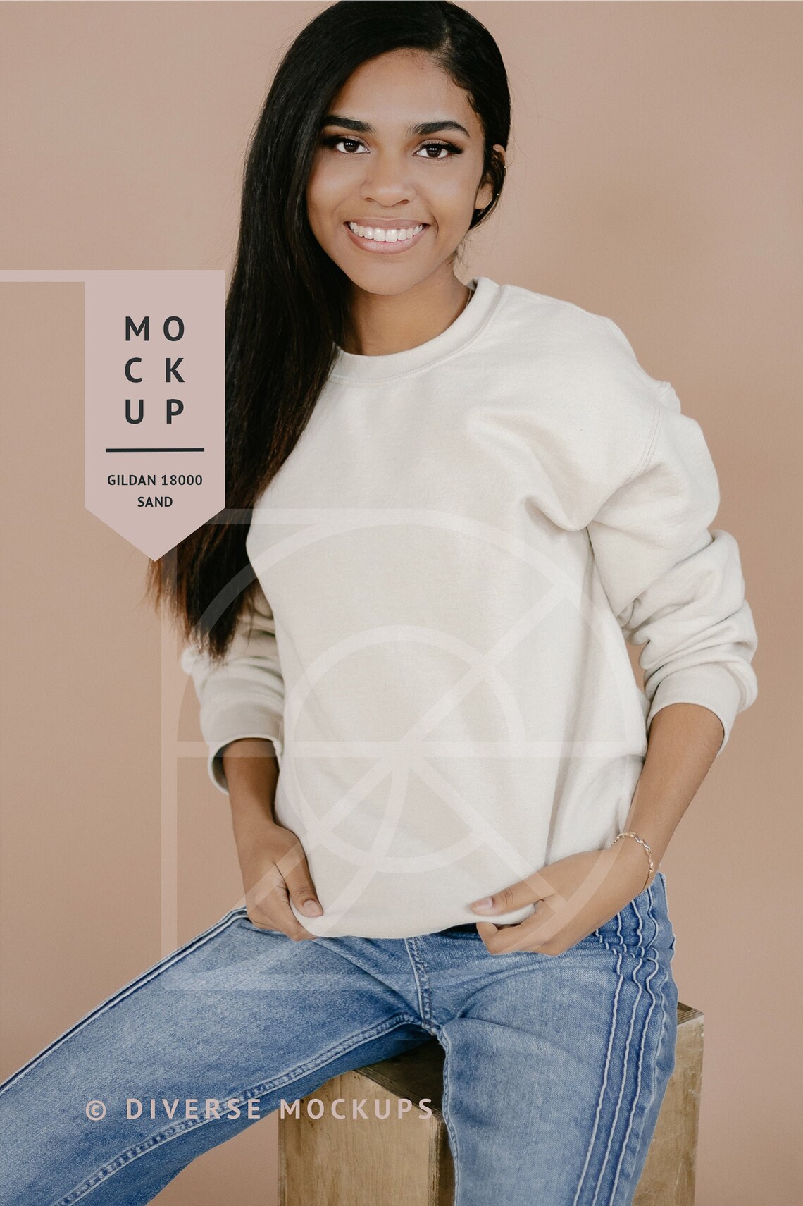 MOCKUP Sand Gildan 18000 Crew Sweatshirt Black Model | Etsy