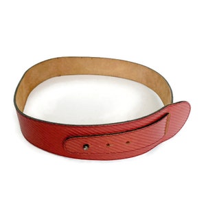 Vintage LEATHER Muted Red Accent Belt / 28&quot; 29&quot; 30&quot; Waist