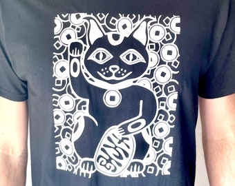Maneki Neko T-Shirt: Lucky Cat Graphic Tee, Japanese Art