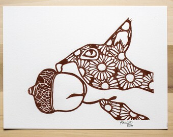 Grabado en linóleo de ardilla florida – Diseño animal de arte popular marrón