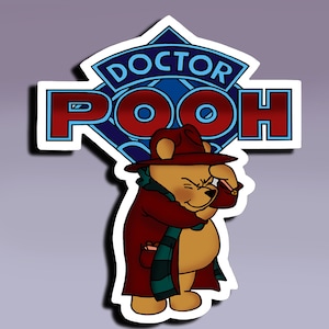 Adesivo - Dottor Pooh; Mash-up di Pooh e Dr. Who; Adesivo simpatico orsetto;