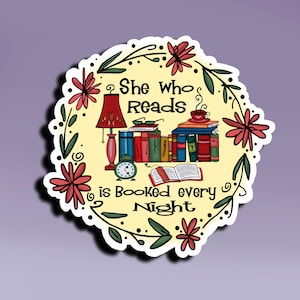 Sticker - Celle qui lit est réservée tous les soirs ; Sticker Amour de la lecture ; Autocollant de lecture ; Sticker Réservé chaque nuit ; Amoureux des livres Sticker