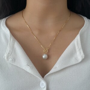 Pearl 18k Gold Pendant Necklace,Pearl Necklace,Dainty Gold Jewelry,Pearl Jewelry,Pearl Pendant,Gold Plated Necklace,Elegant Pearl Necklace