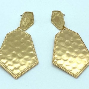 Gold Metal Pendant Earrings, Gold Earrings, Gold Jewelry, Statement Earrings