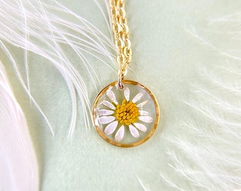 Tiny daisy necklaces | Resin daisy necklace | Resin flower necklace | Handmade resin flower necklace