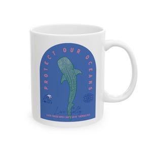 Ceramiczny kubek „Szanuj Lokalnych”, niebieski kubek do wody, kubek z rekinem wielorybim, kubek do nurkowania swobodnego, kubek do nurkowania z akwalungiem, kubek do sportów podwodnych bezdechu, motyw oceaniczny