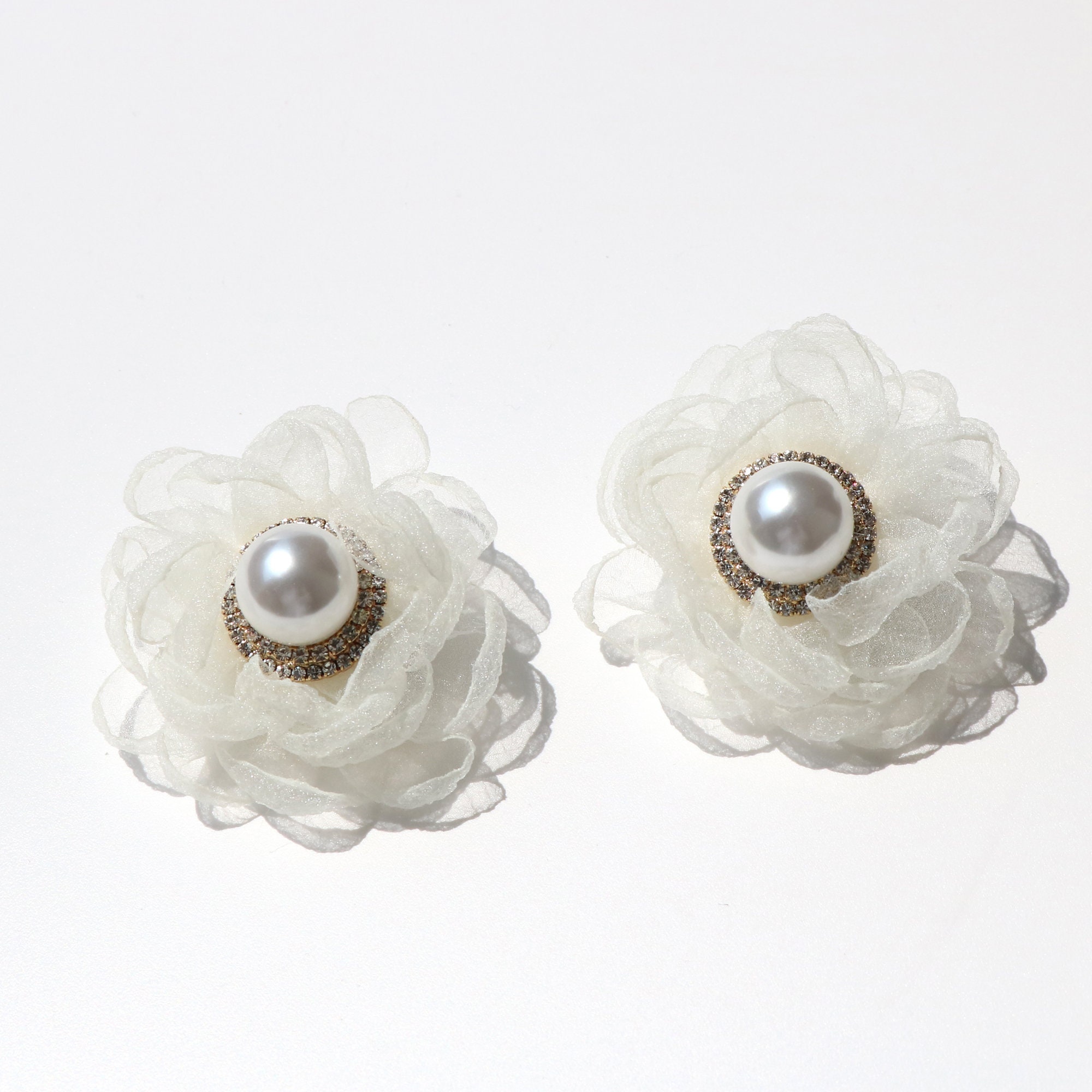 Big Pearl Point Wedding shoe clips Organza shoe clips Bridal Etsy