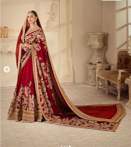Bridal lehenga top with trail