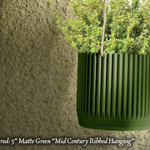 Indoor Hanging Planter in Green, 7 and 8 inch Hanging Plant Pots Unique Gift, 3D Printed Planter, Outdoor Patio Decor, Cottagecore Decor