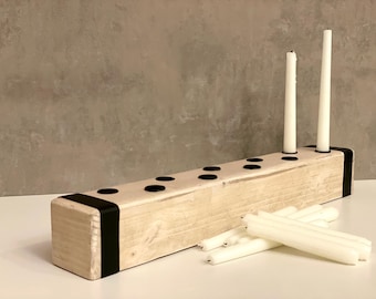 Handgemaakte houten kandelaar: minimalistisch middelpunt van de eettafel