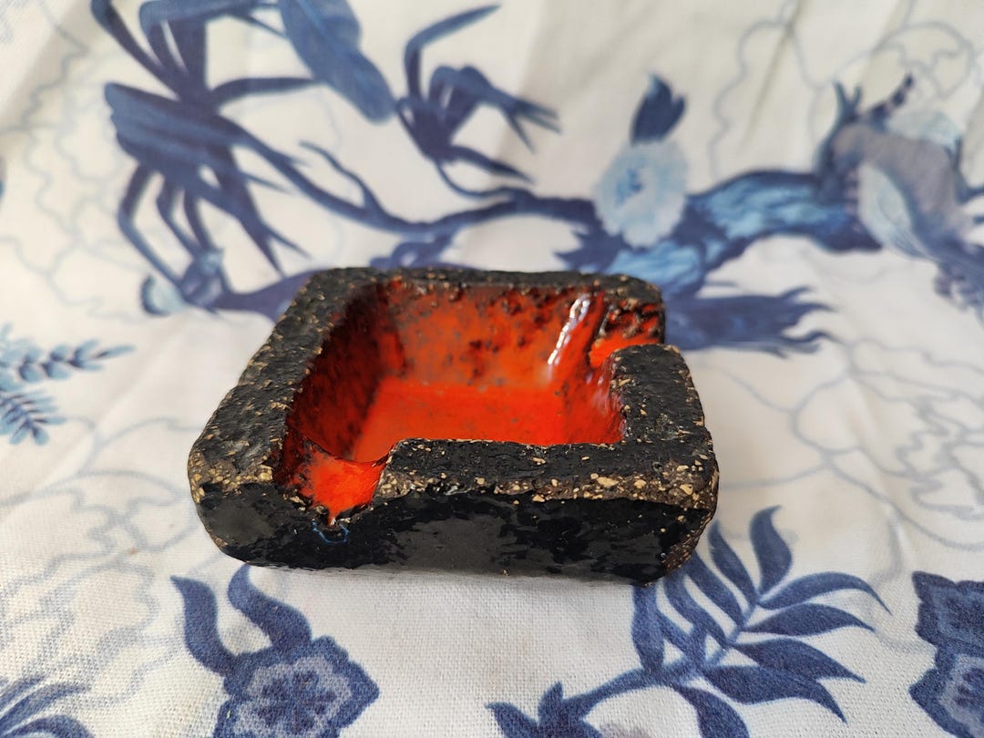 fatlava アッシュトレイ　ヴィンテージ Small Vintage Fat Lava Ashtray - Etsy