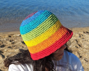 Zomerse Rainbow Pride-hoed, strandraffia-zomerhoed, regenboogstrohoed