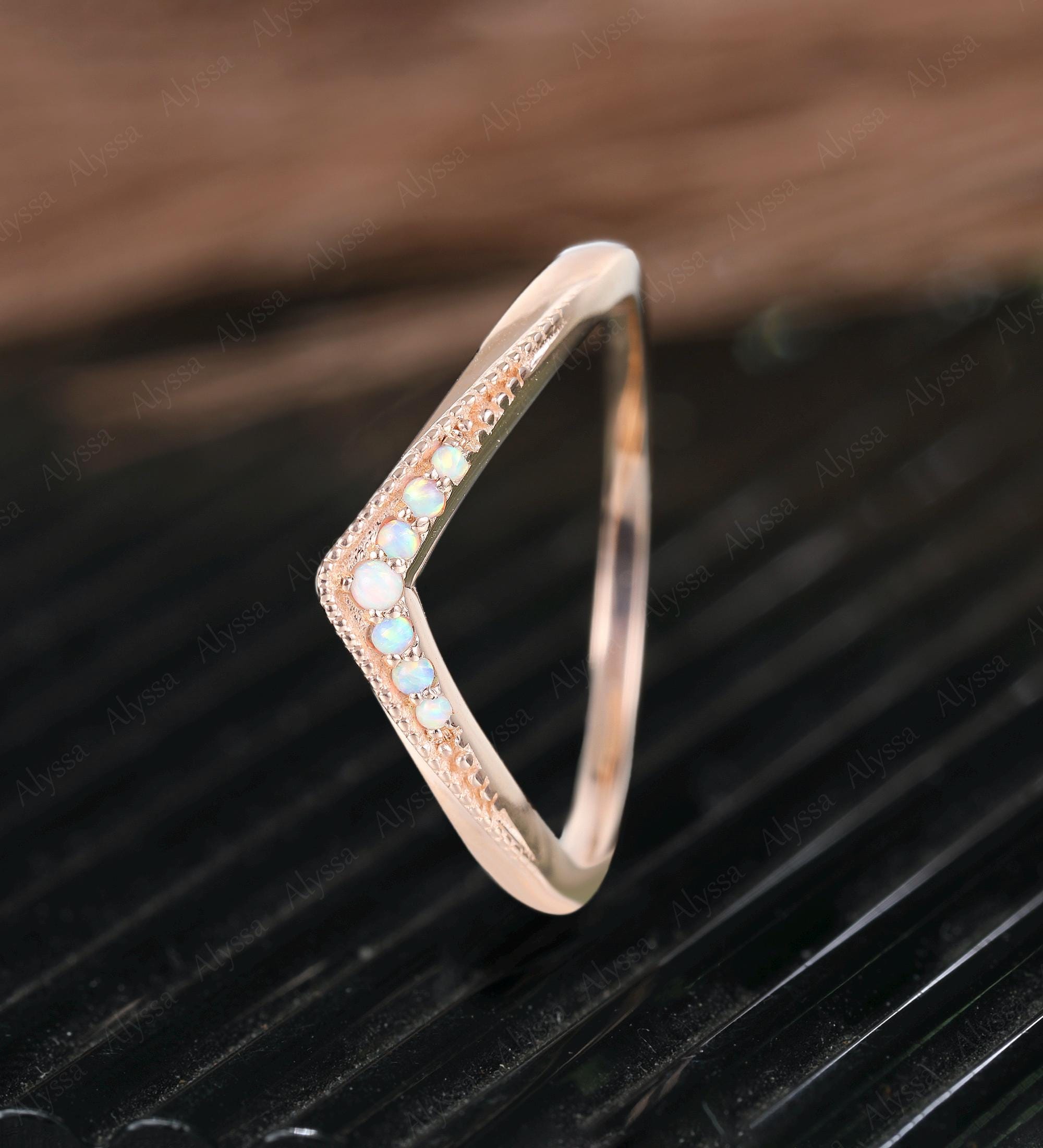 シェブロンラウンドカットオパール結婚指輪、ヴィンテージミルグレイン 